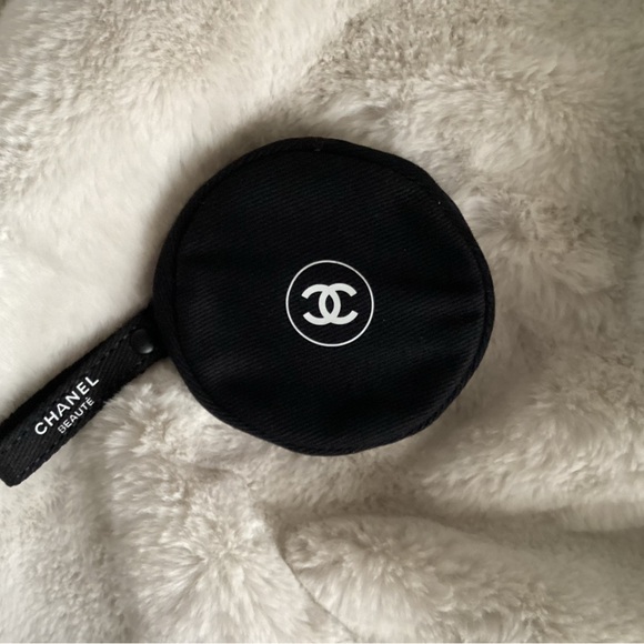 NEW CHANEL Coin Purse - Picture 2 of 8